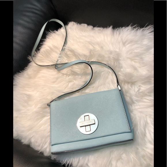 kate spade Handbags - 🔴SALE🔴Kate spade crossbody leather bag